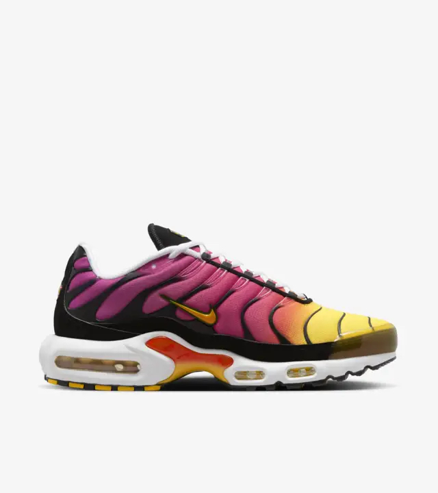  Air Max Plus Gold and Raspberry Red_1