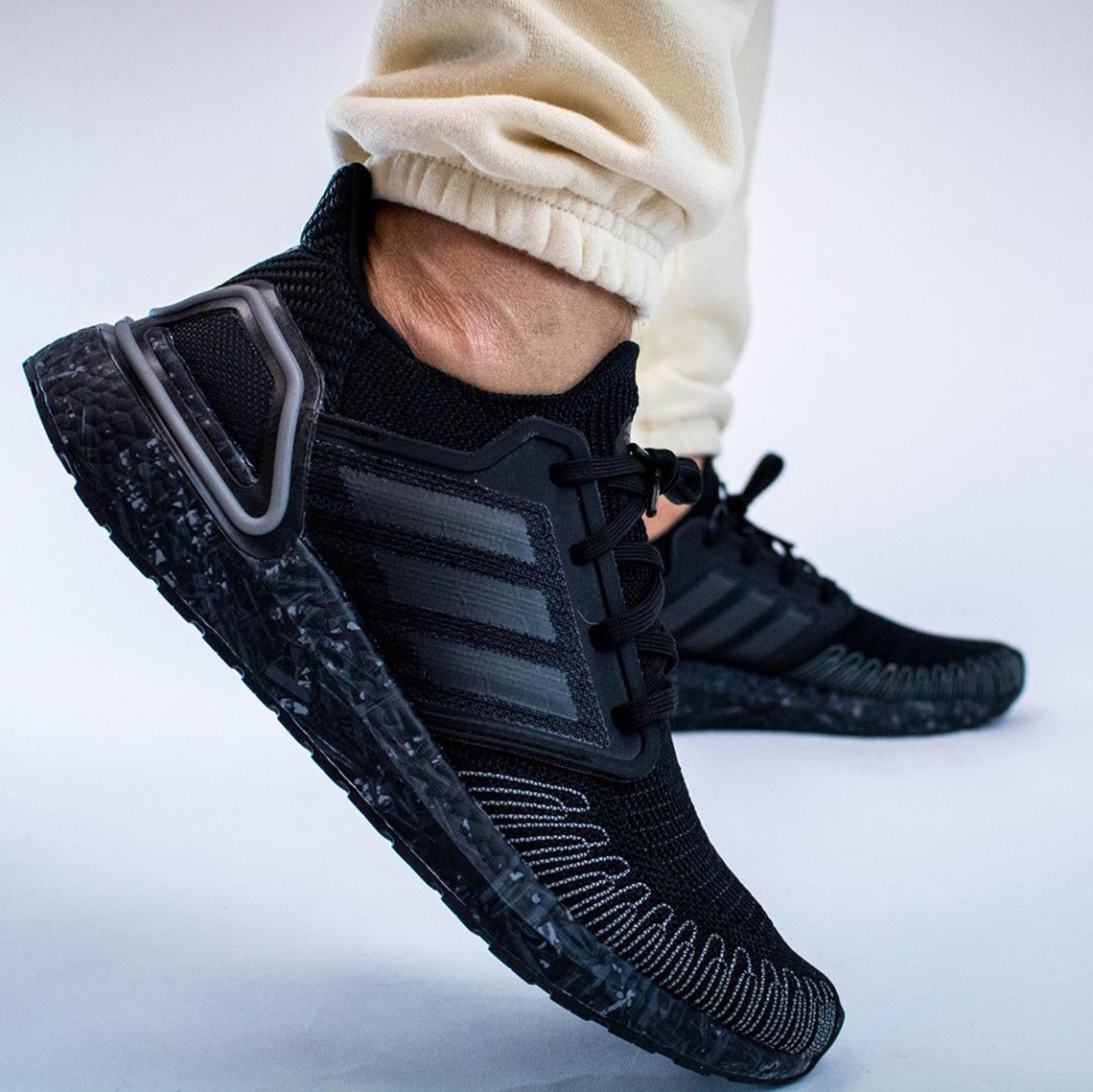 Adidas UltraBoost 20 James Bond Adidas UltraBoost 20 James Bond
