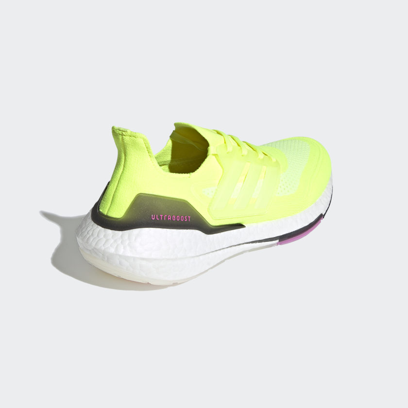 Adidas Ultraboost 21 amarillo