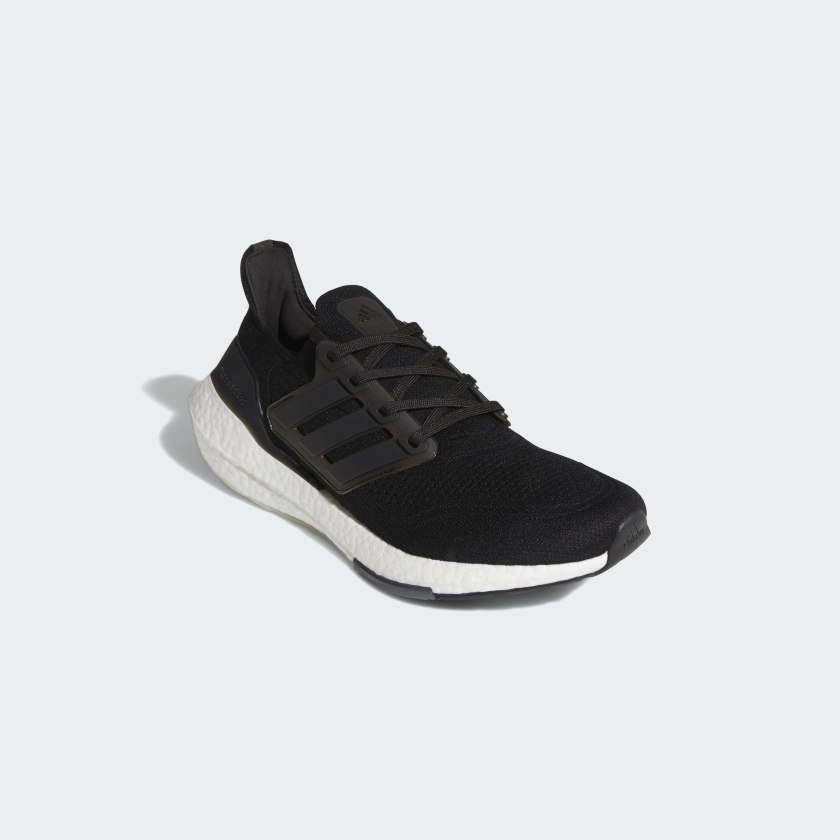 Adidas Ultraboost 21 oscuras