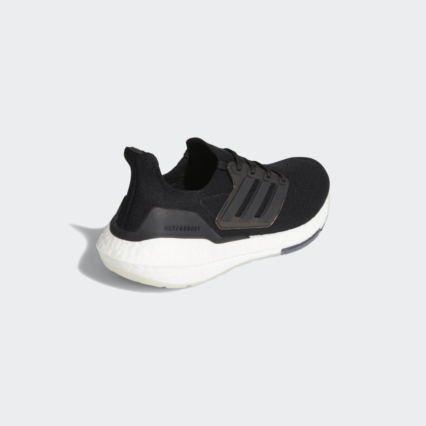 Adidas Ultraboost 21 oscuras