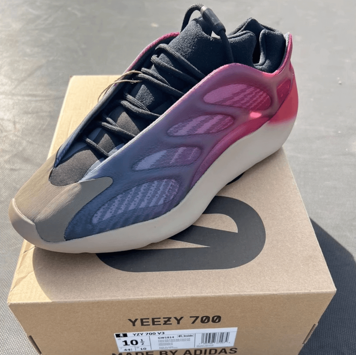 adidas Yeezy 700 V3 “Fade Carbon” adidas Yeezy 700 V3 “Fade Carbon”