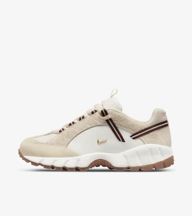 Air Humara x Jacquemus Light Bone and Gold