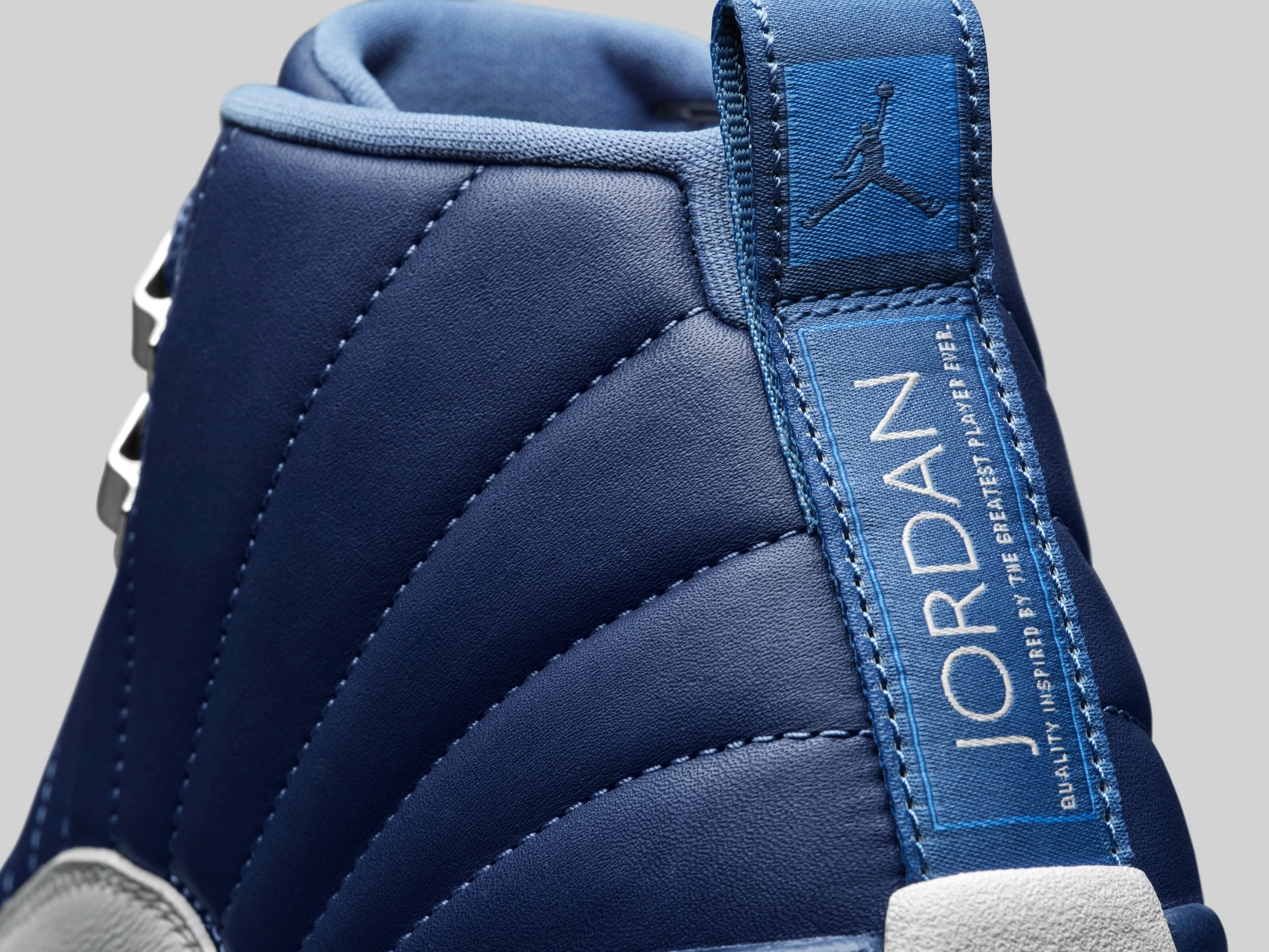 jordan 12 azul con blanco