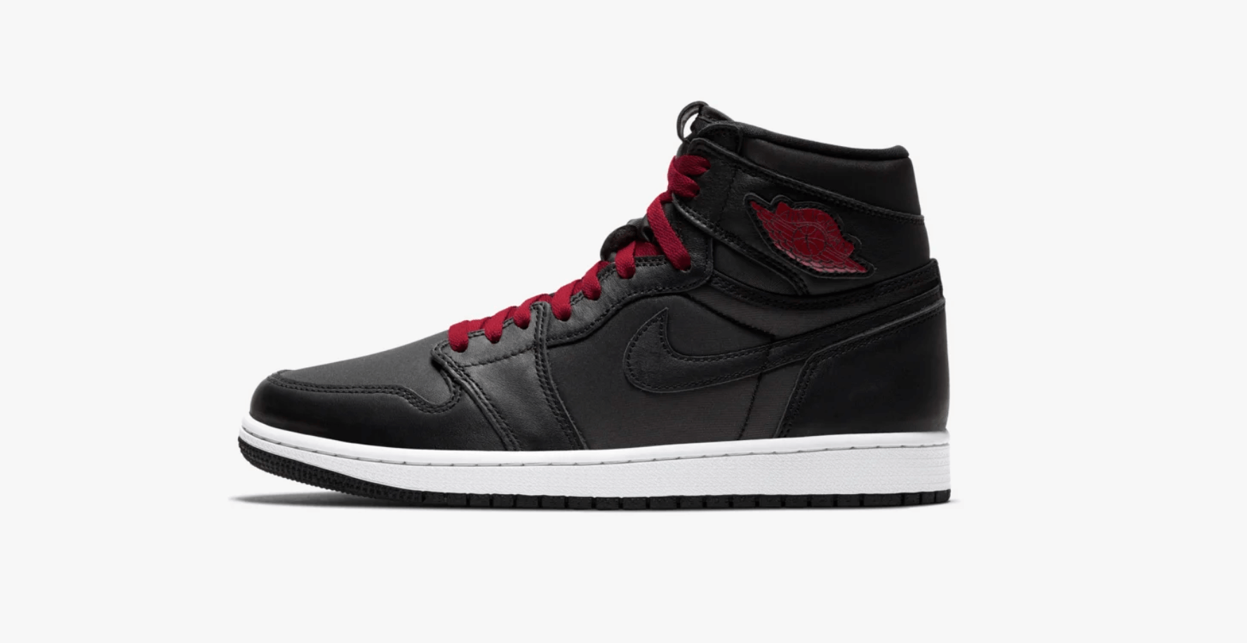 tenis jordan negros con rojo