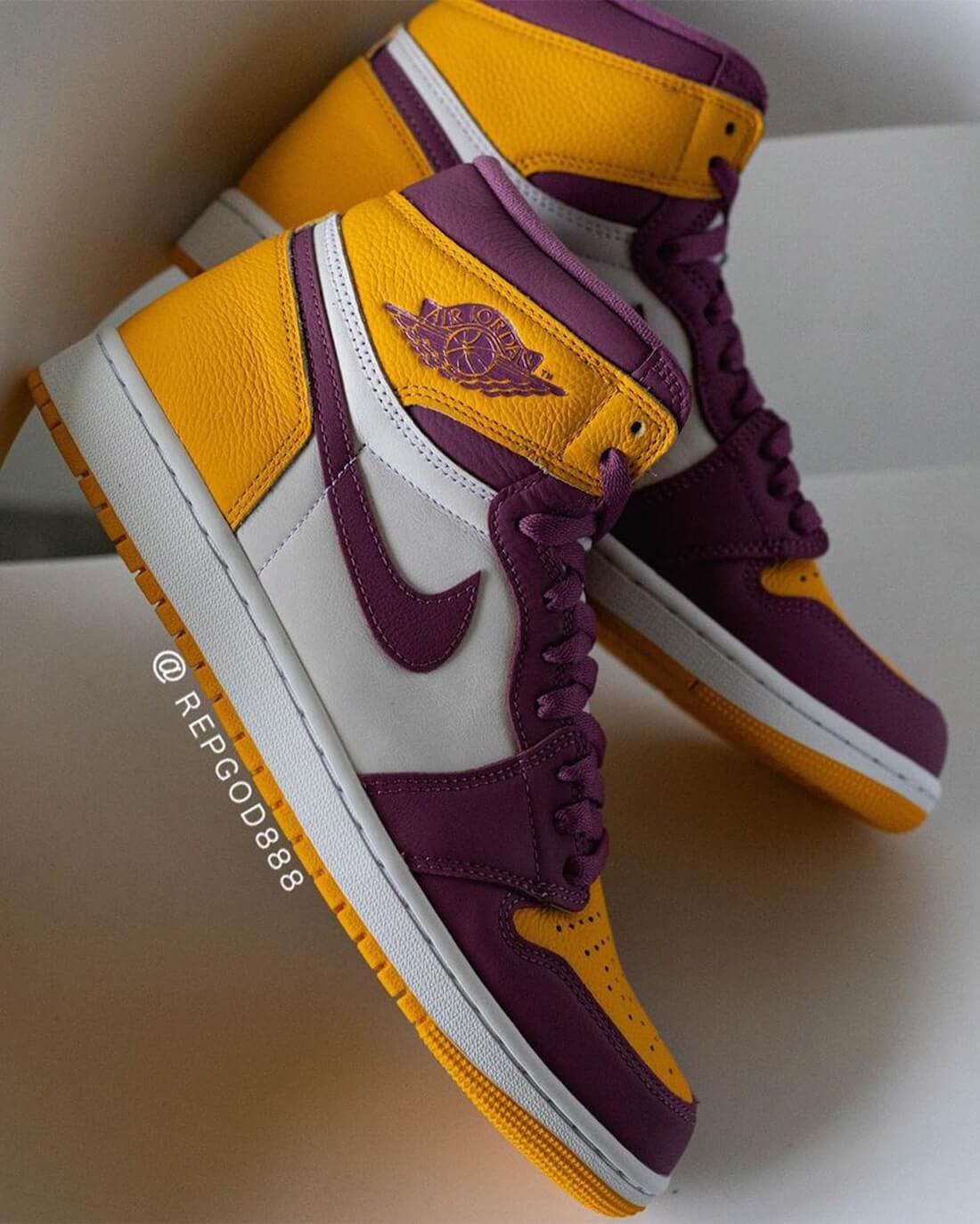 Air Jordan 1 Retro High OG -Brotherhood-