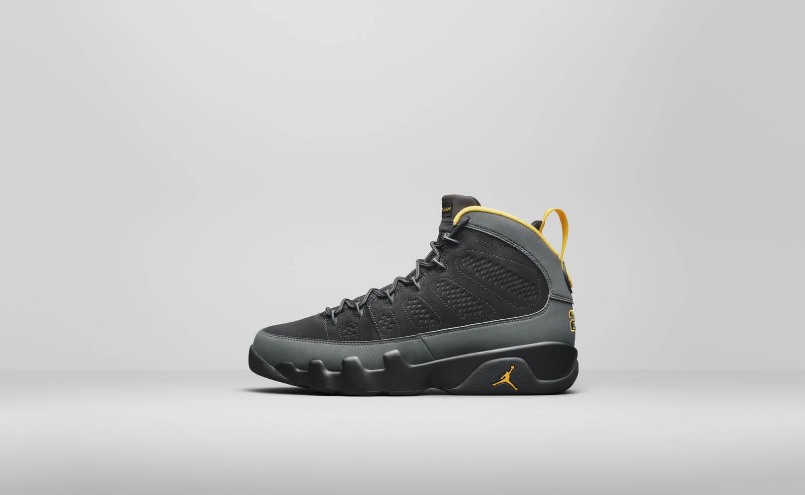 Air Jordan 9 ‘University Gold’ 202