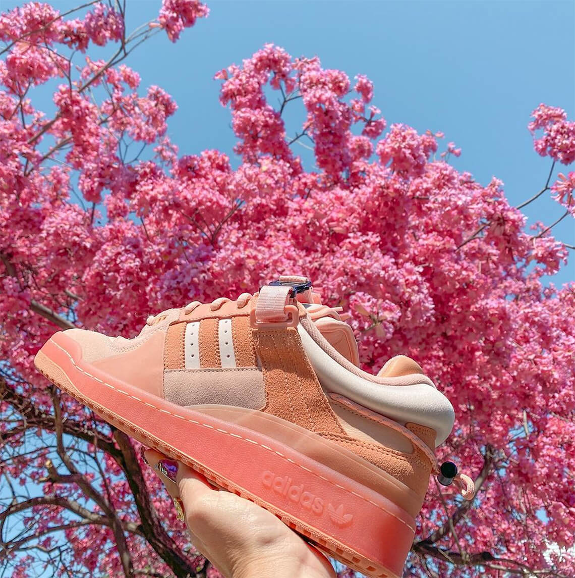 zapatillas Bad Bunny x Adidas Forum Buckle low pink 2021 zapatillas Bad Bunny x Adidas Forum Buckle low pink 2021