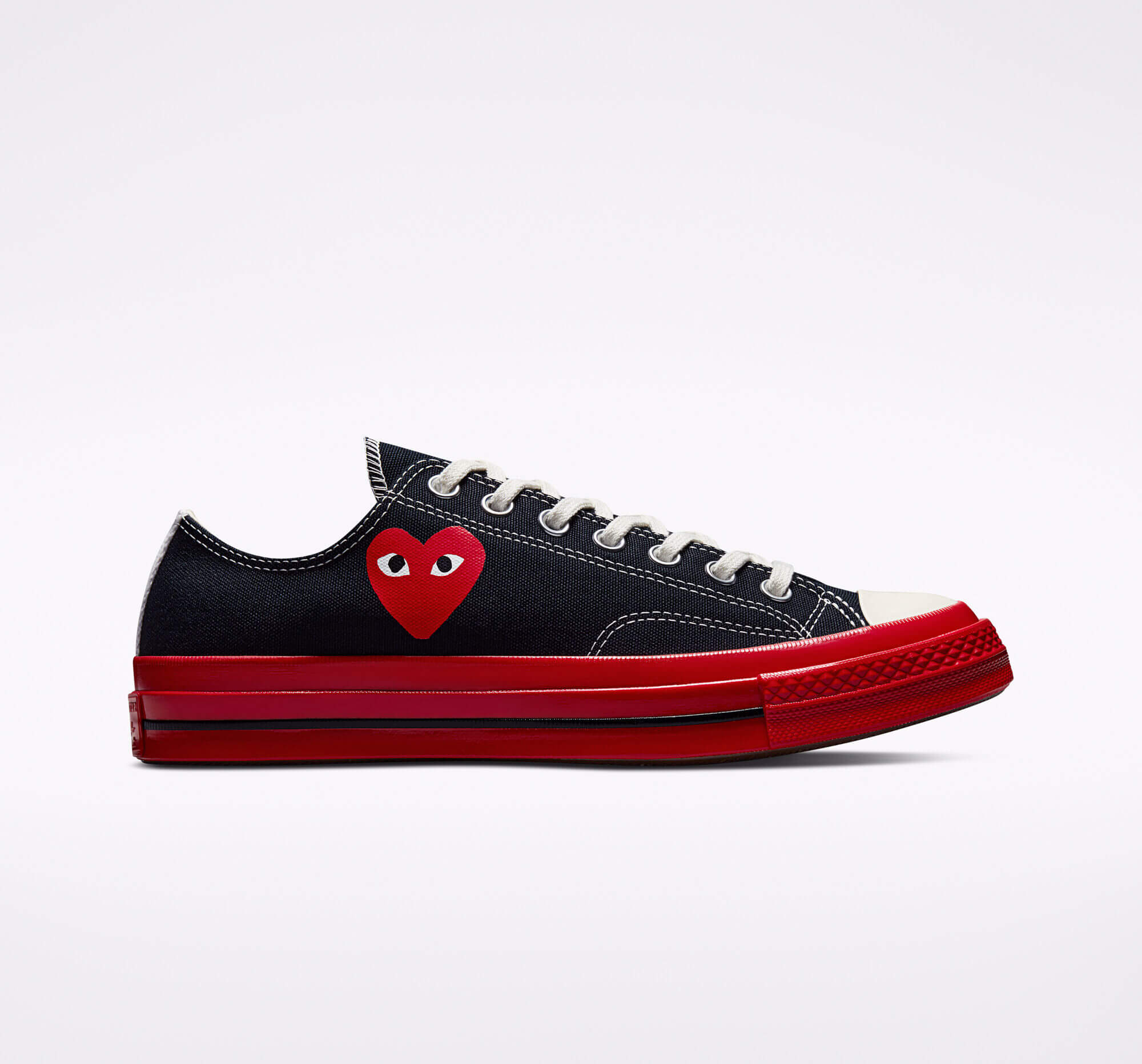 Converse x Comme des Garçons PLAY Chuck 70_5 (1)