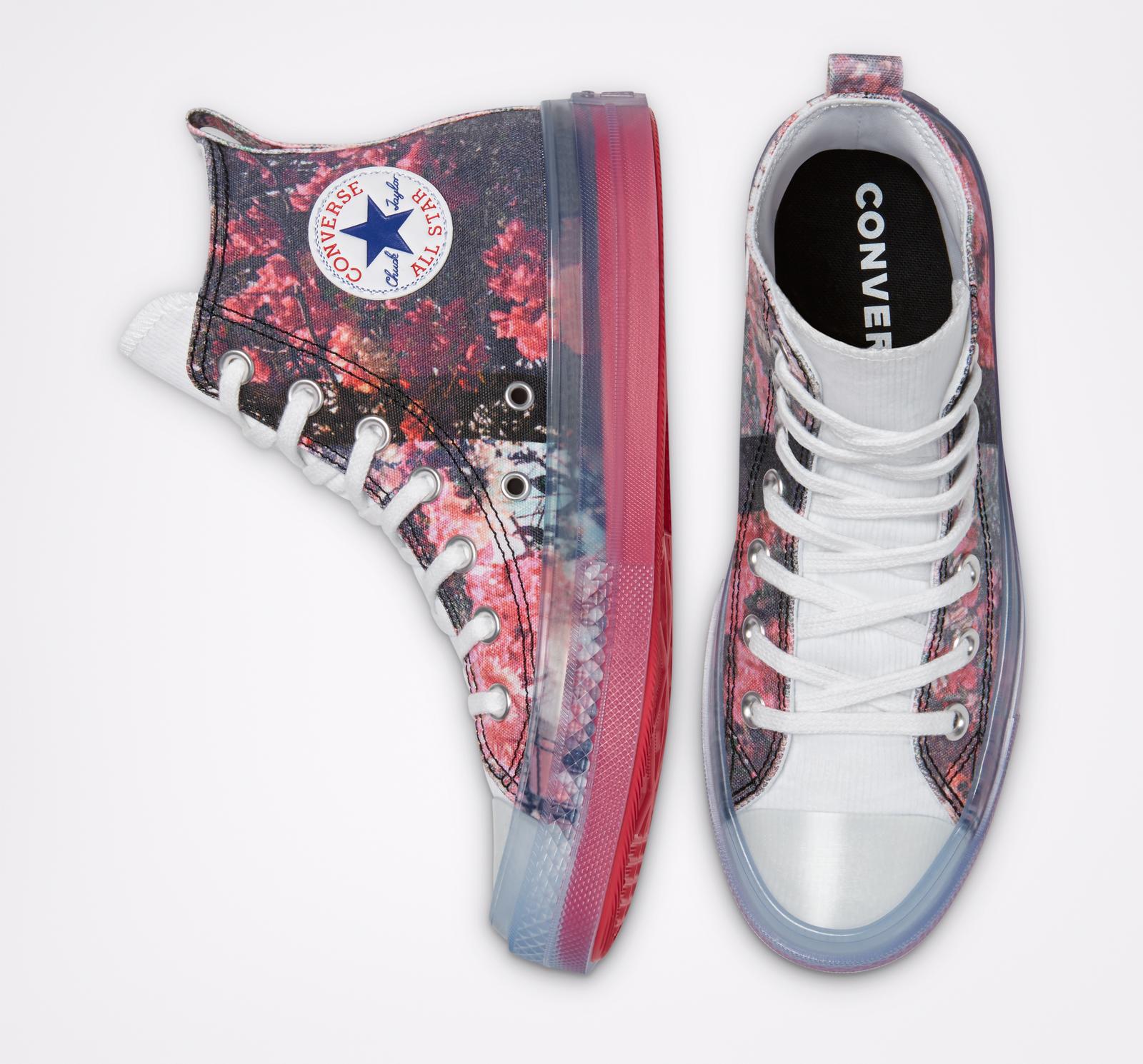 🥇 FLORES PARA LAS CHUCK TAYLOR ALL STARS EN LA COLABORACIÓN DE CONVERSE CON LA FOTÓGRAFA SHANIQWA JARVIS zapatillasysneakers.com