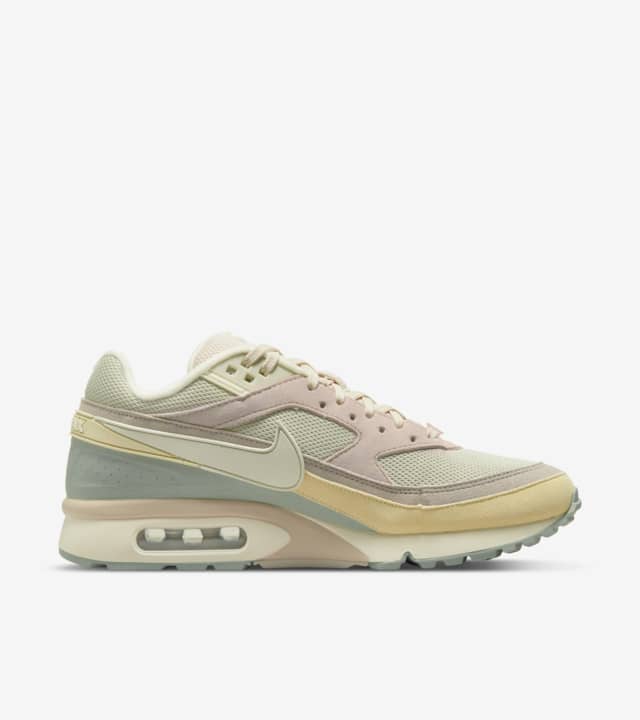 Air Max BW Coded Nature Light Stone por Alessandra Vuillermin