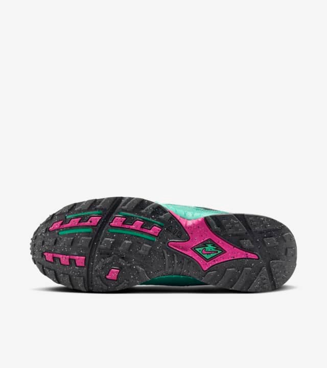 Nike Air Terra Humara x UNDEFEATED Light Menta