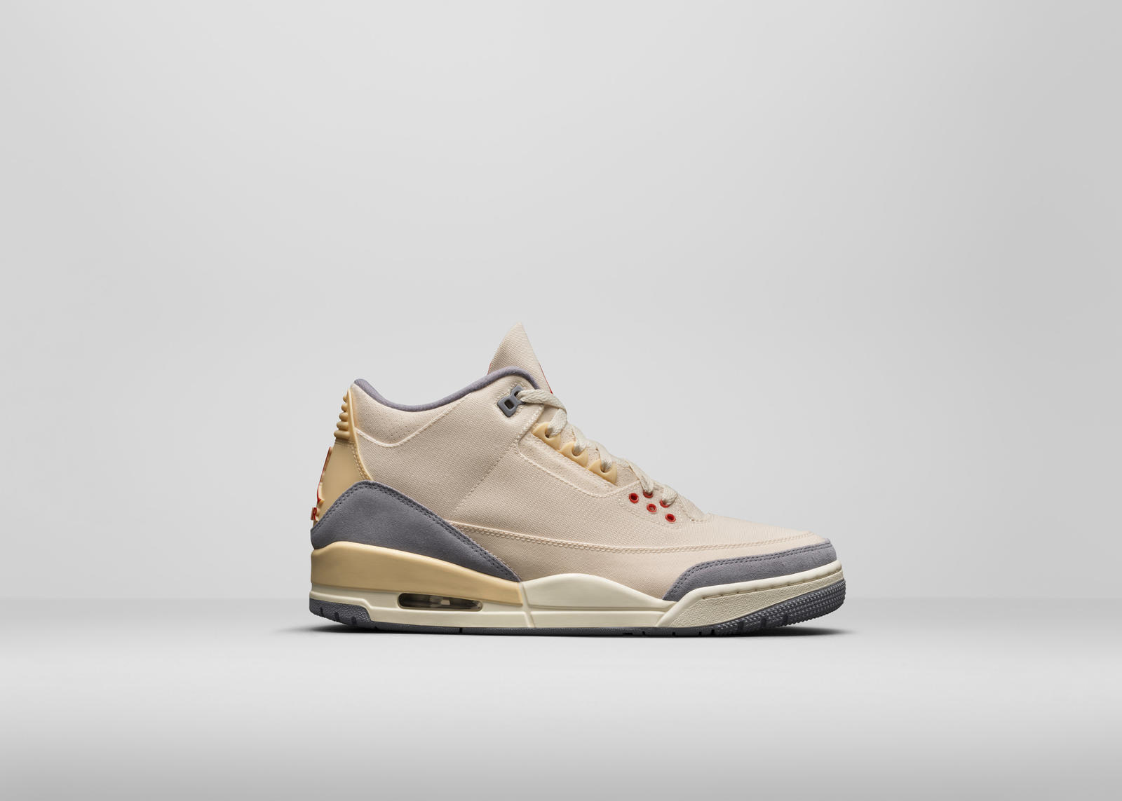 Lanzamientos 2022 Air Jordan 3 Muslin University Red