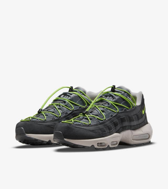 Borradura mesa Maniobra 🥇Nike Air Max 95 Off Noir and Volt 2021 | zapatillasysneakers.com