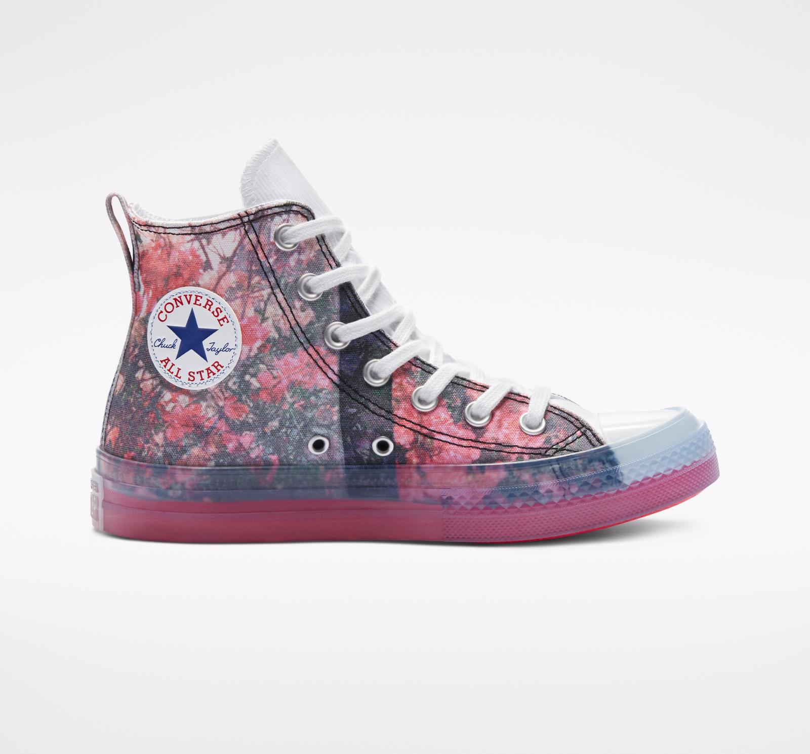 MUCHAS FLORES PARA LAS CHUCK TAYLOR ALL STARS EN LA