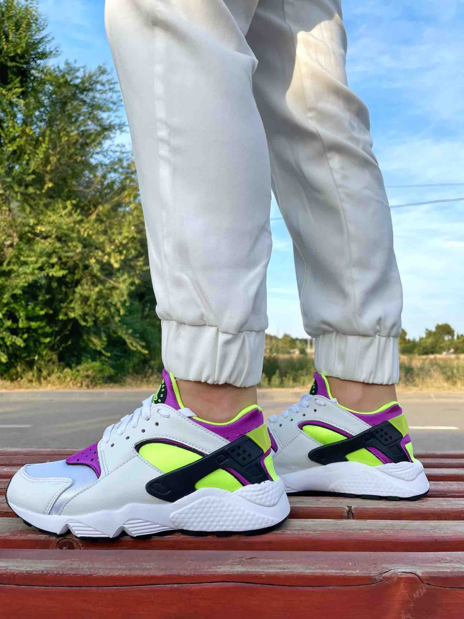 LOS 90 CON LAS NIKE HUARACHE