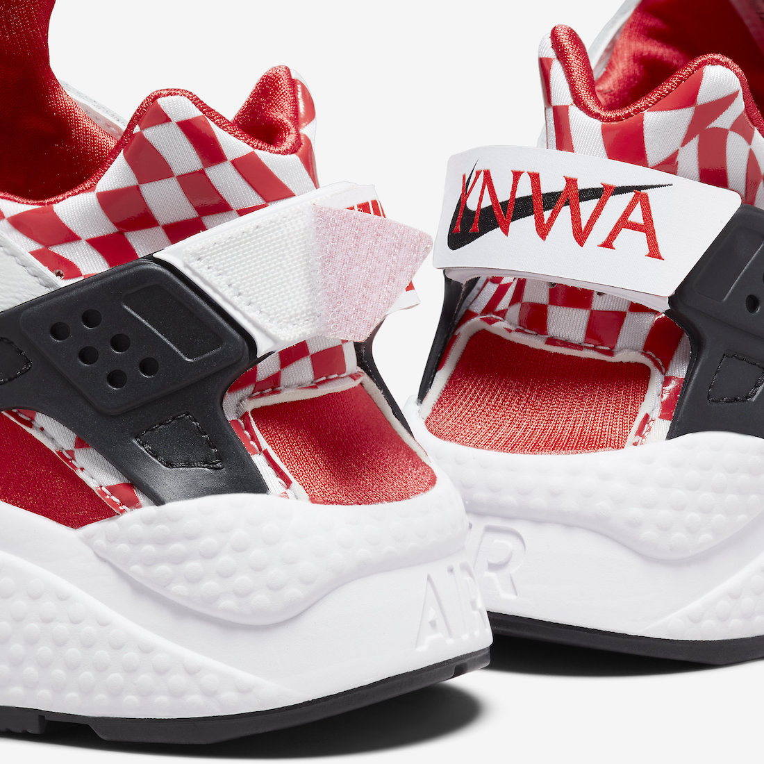 Nike Air Huarache “Liverpool” Nike Air Huarache “Liverpool”