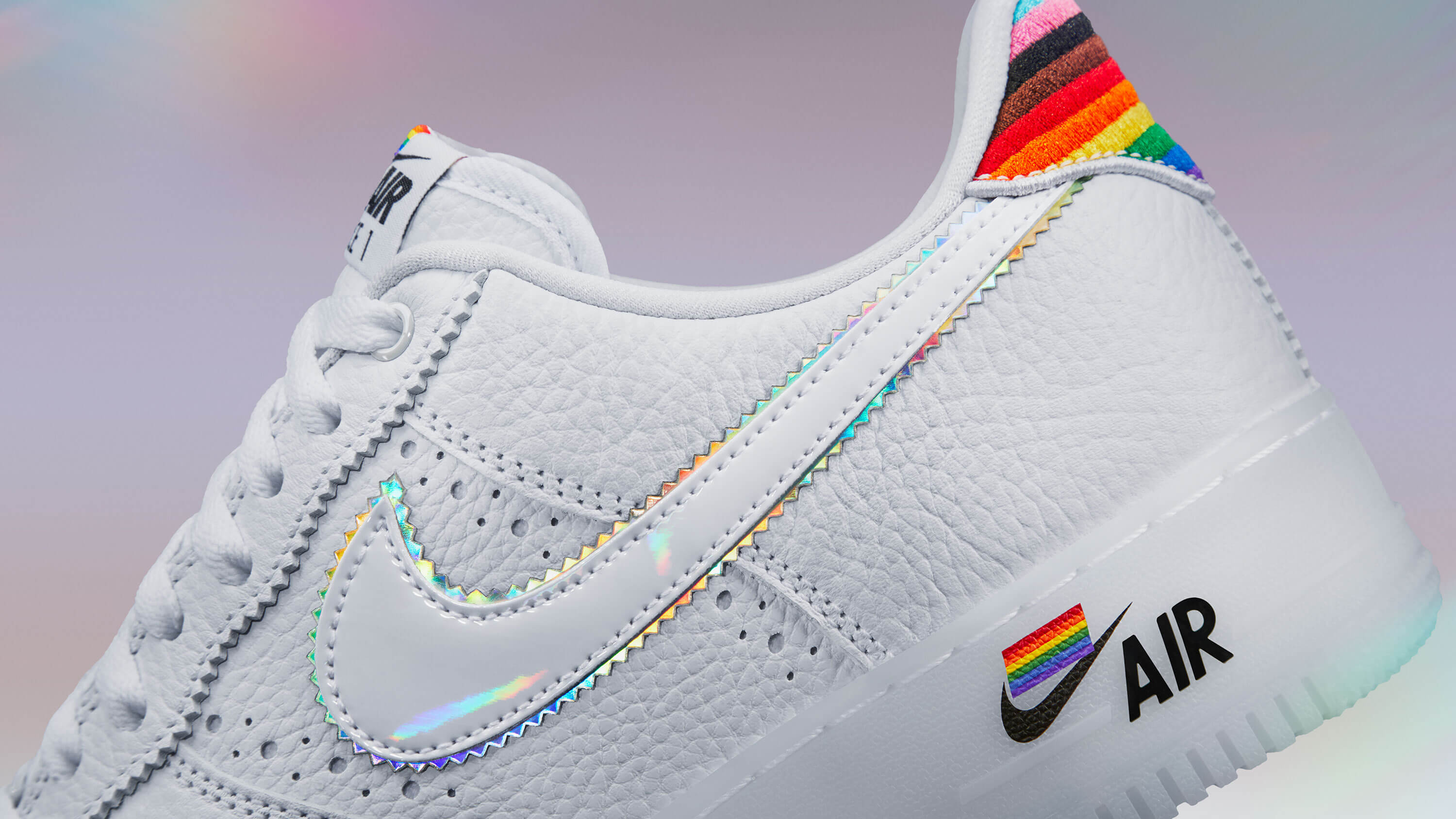 🥇 NIKE se apunta al ORGULLO LTBGI con 3 MODELOS CLÁSICOS vestidos con EL  ARCOIRIS zapatillasysneakers.com