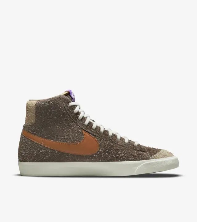 NIKE Blazer Mid '77 Premium Dark Chocolate 2021