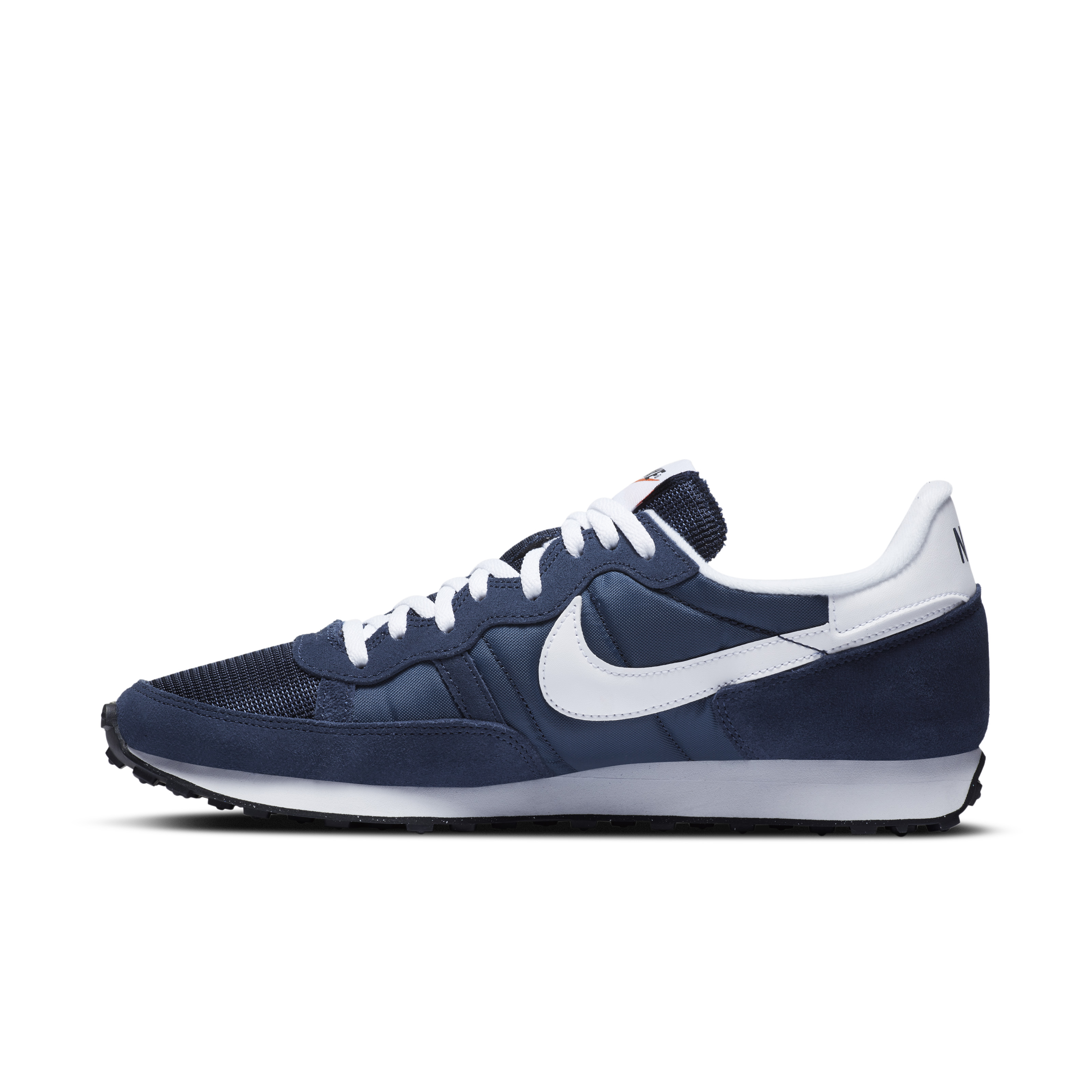 NIKE REVITALIZA un CL SICO con VIBRANTES PROPUESTAS DE COLOR