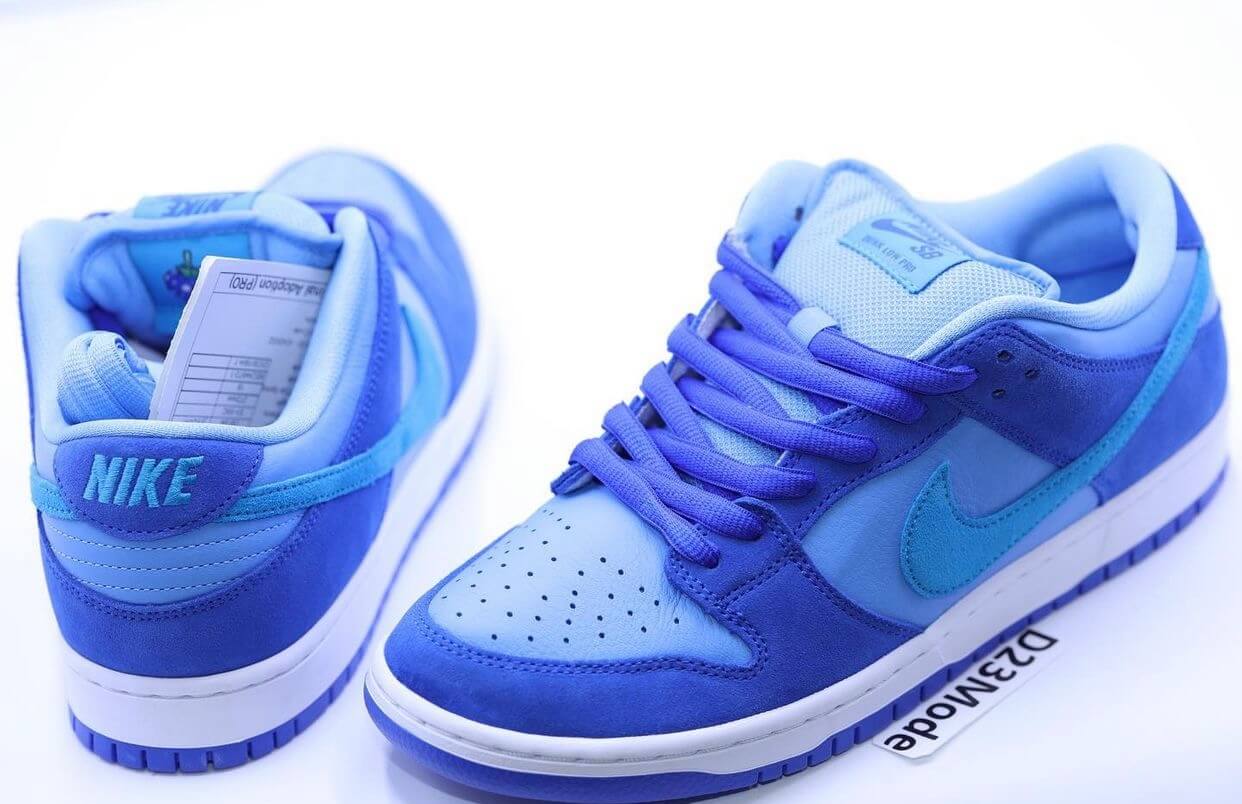 UNA FRAMBUESA AZUL SE ESCONDE EN ESTAS DUNK LOW zapatillasysneakers.com