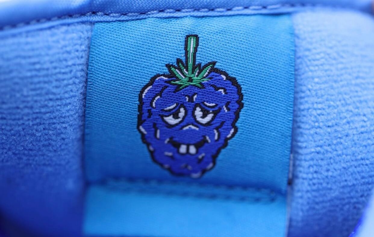 Nike SB Dunk Low “Blue Raspberry”