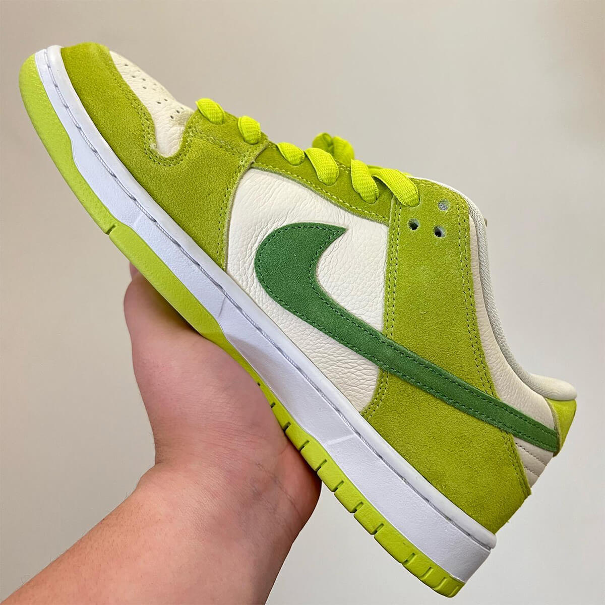 Nike SB Dunk Low “Green Apple” Nike SB Dunk Low “Green Apple”