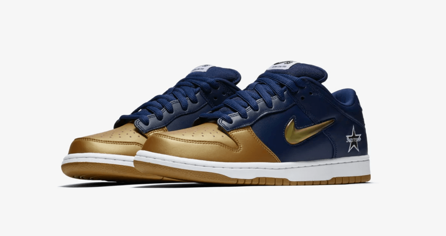 Nike Supreme SB Dunk Low Metalic Gold Navy y Varsity Red White