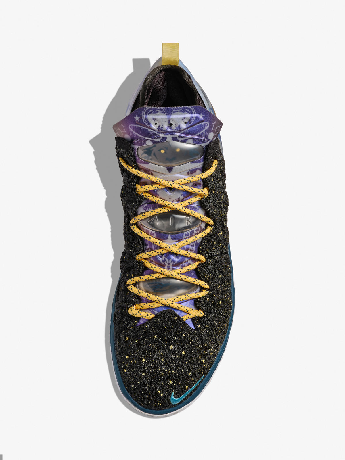 NikeNews_LEBRON18_Reflections NikeNews_LEBRON18_Reflections