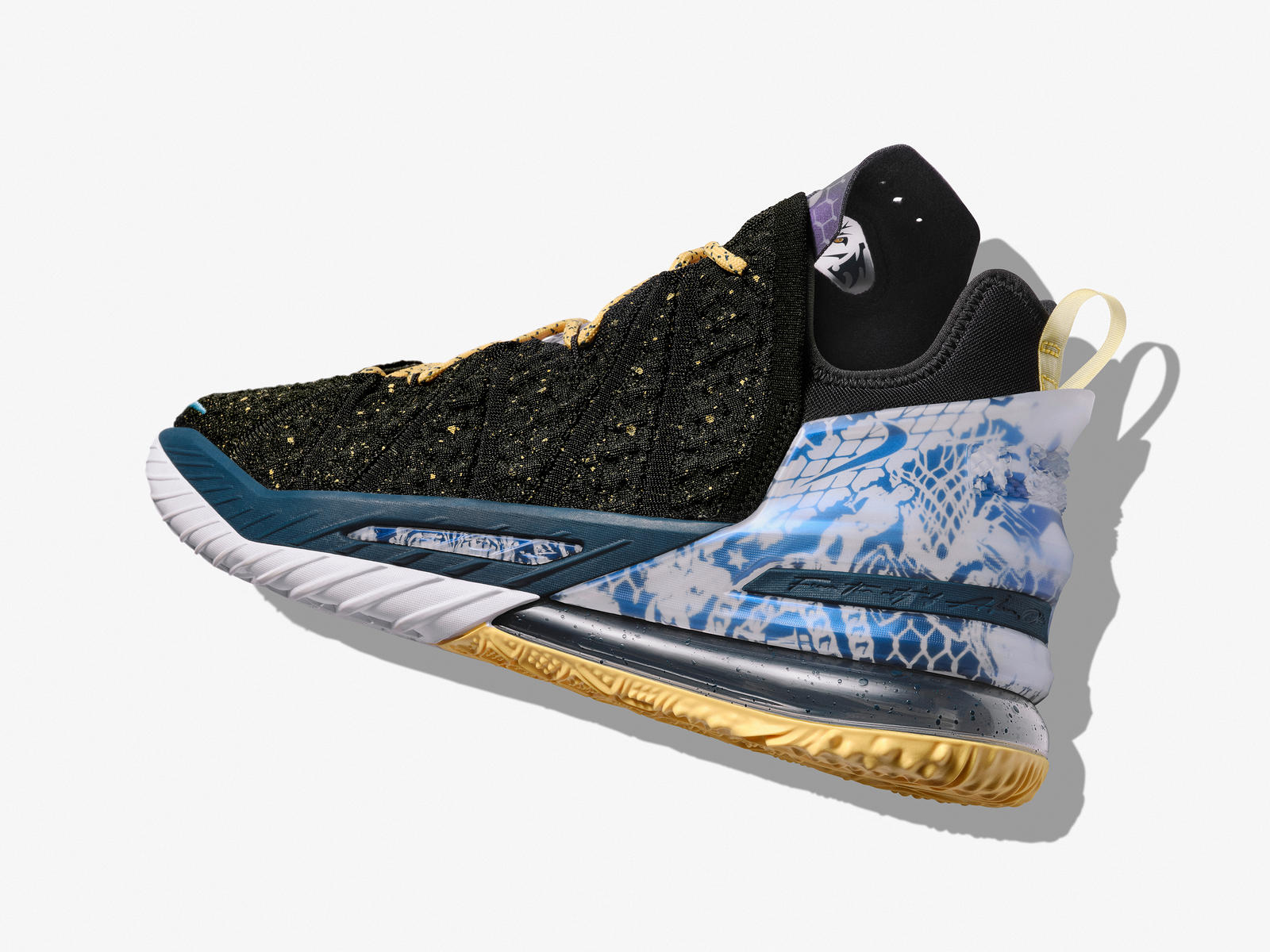 NikeNews_LEBRON18_Reflections