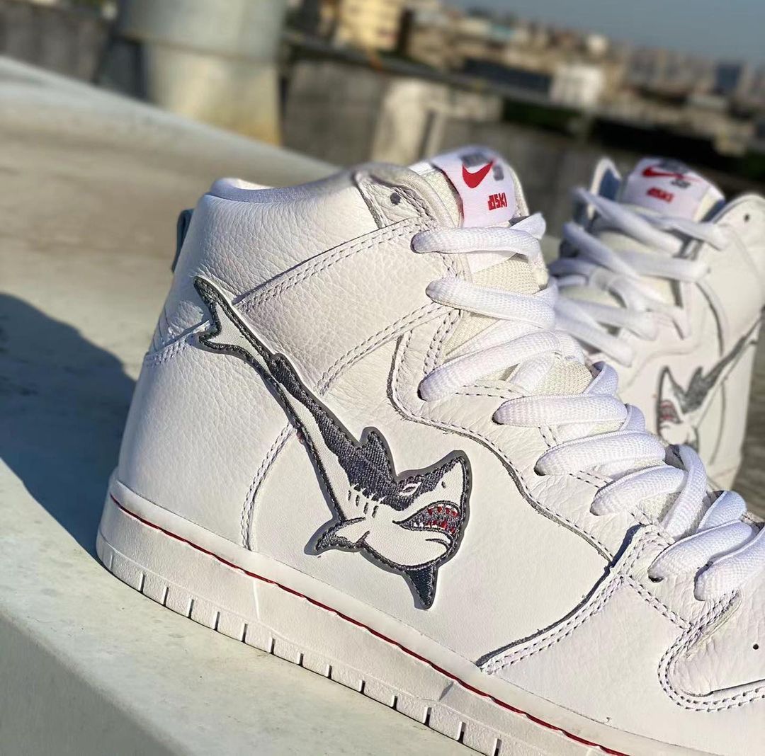 Peligro el viento es fuerte Fuerza 🥇UN TIBURÓN EN LAS NIKE SB DUNK HIGH DE OSKI zapatillasysneakers.com