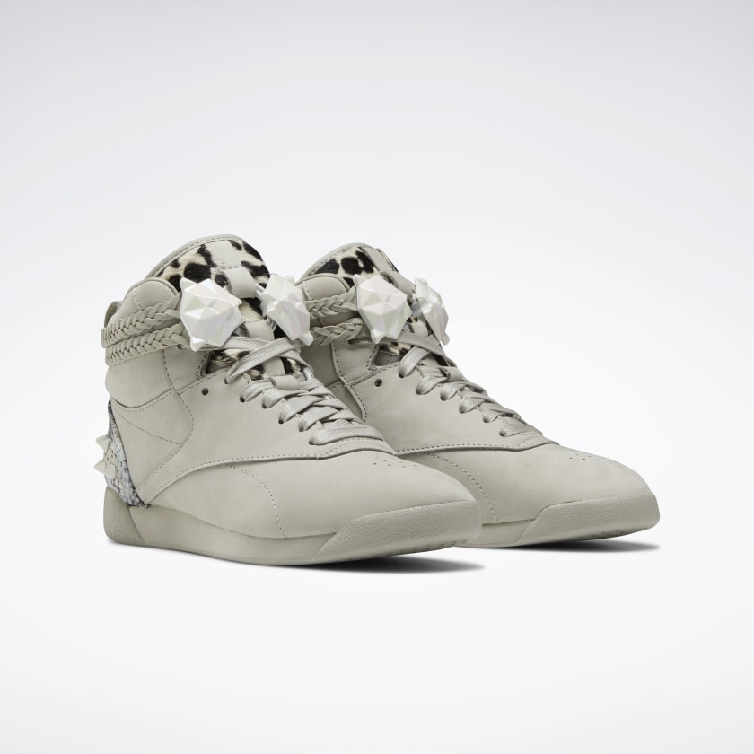 Reebok_WonderWoman_Freestyle_Hi_SHADY GREY