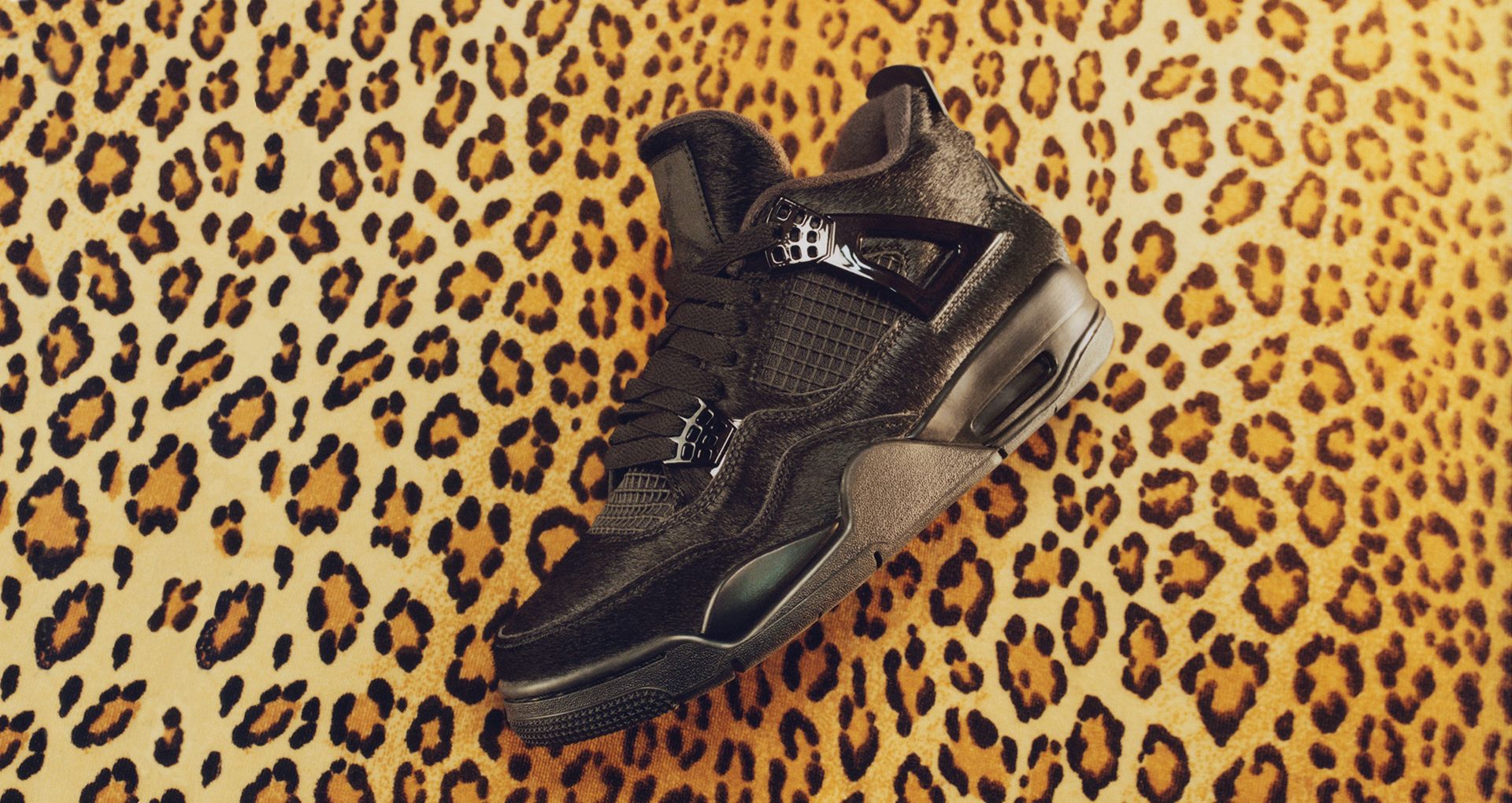 Nike x Olivia Kim Air Jordan IV Retro Nike x Olivia Kim Air Jordan IV Retro
