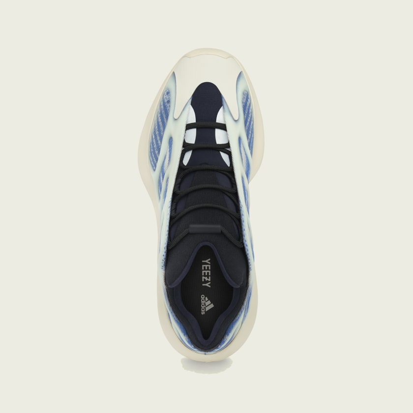 AZUL INTENSO EN LAS YEEZY 700 V3 KYANITE zapatillasysneakers