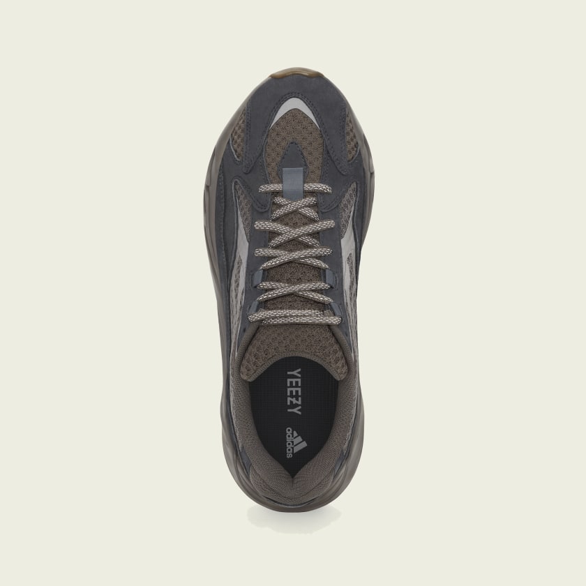 YEEZY BOOST 700 V2 MAUVE YEEZY BOOST 700 V2 MAUVE