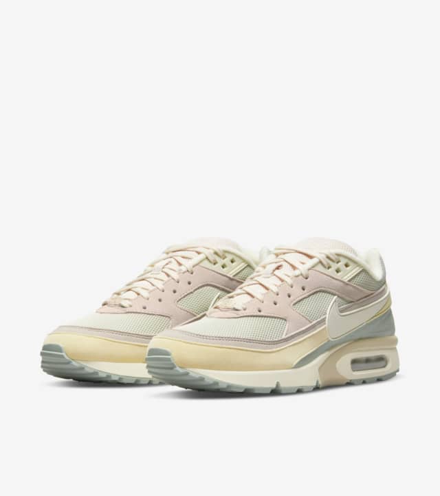 Air Max BW Coded Nature Light Stone por Alessandra Vuillermin