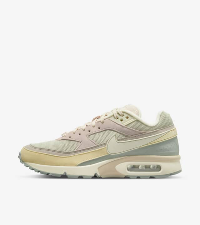 Air Max BW Coded Nature Light Stone por Alessandra Vuillermin