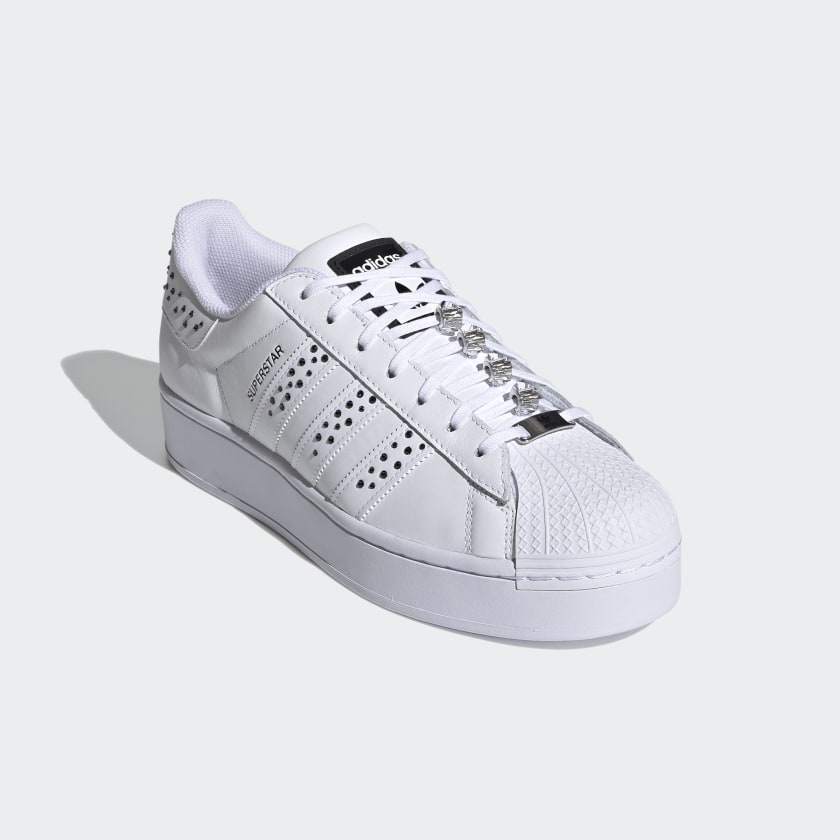 🥇 ADIDAS Y SWAROVSKI LE PONEN A LAS ADIDAS SUPERSTAR BOLD EN EL 50 ANIVERSARIO DEL MODELO zapatillasysneakers.com