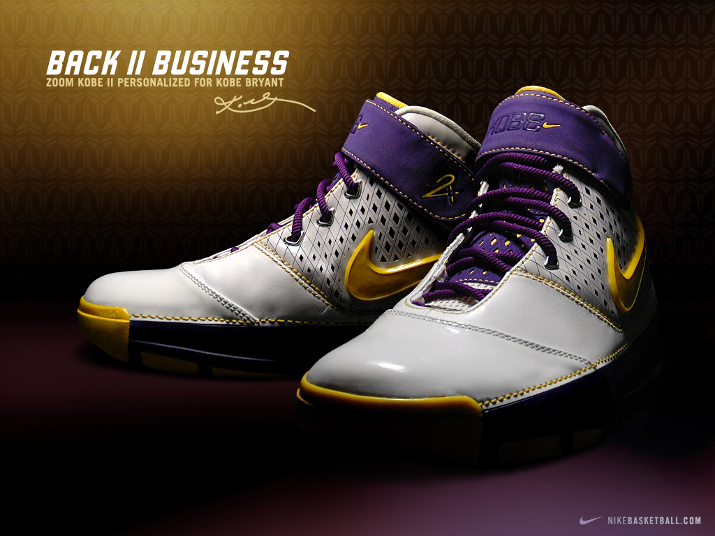 LEYENDA KOBE BRYANT en sus ZAPATILLAS NIKE zapatillasysneakers.com