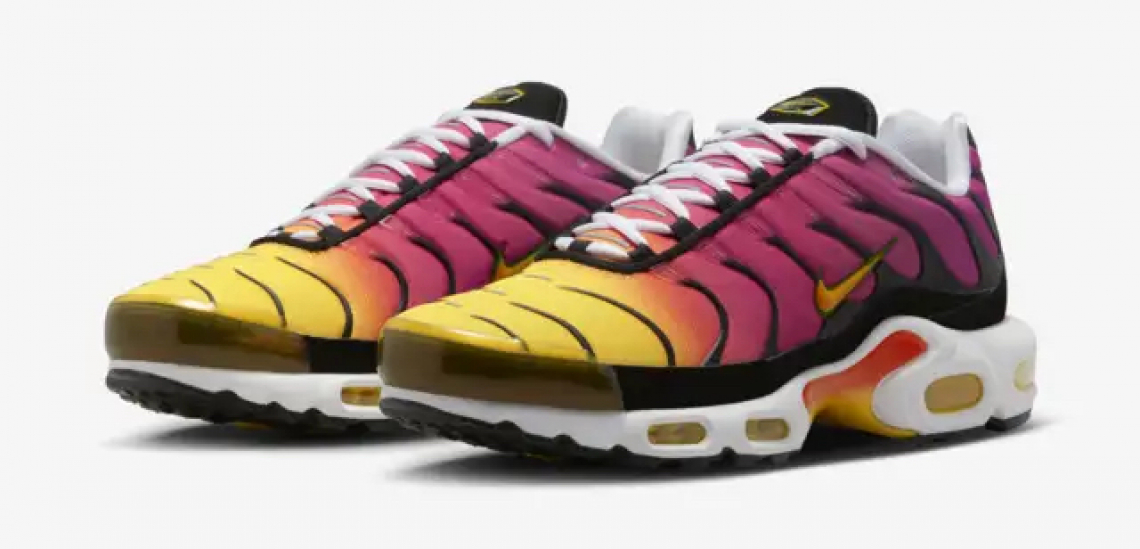  Air Max Plus Gold and Raspberry Red_3