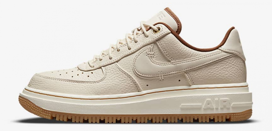 zapatillas Nike Air Force 1 Low Luxe color negro y blanco perla