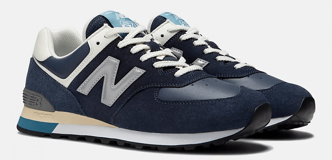 NEW BALANCE574v2 color azul navy con sea salt TOP