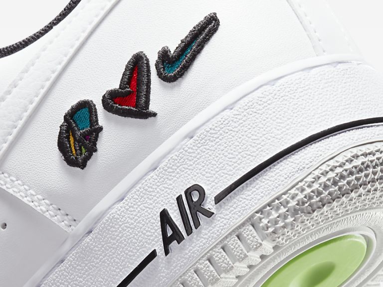Nike Air Force 1 ’07 LV Peace Love Swoosh