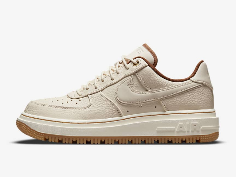 zapatillas Nike Air Force 1 Low Luxe color negro y blanco perla