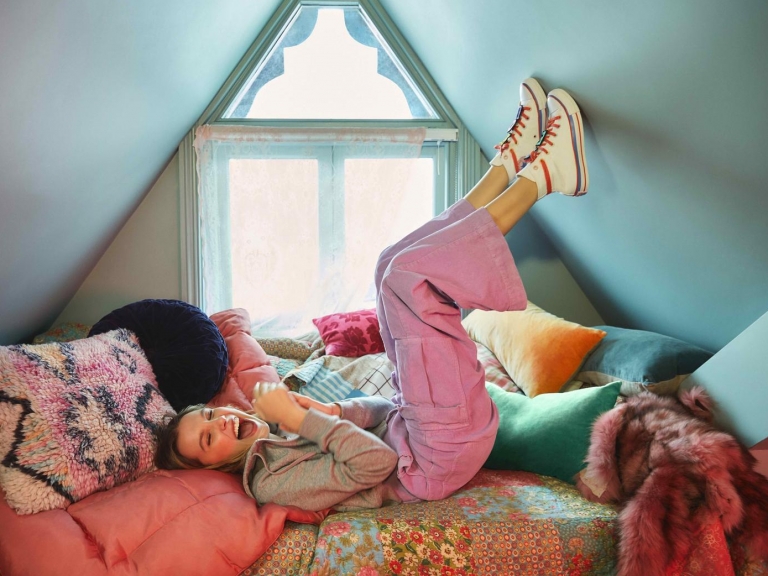 Converse x Millie Bobby Brown Chuck Taylor y Chuck 70