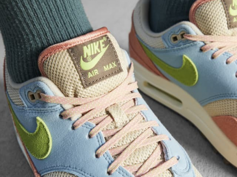  NIKE AIR MAX 1 Light Madder Root and Worn Blue