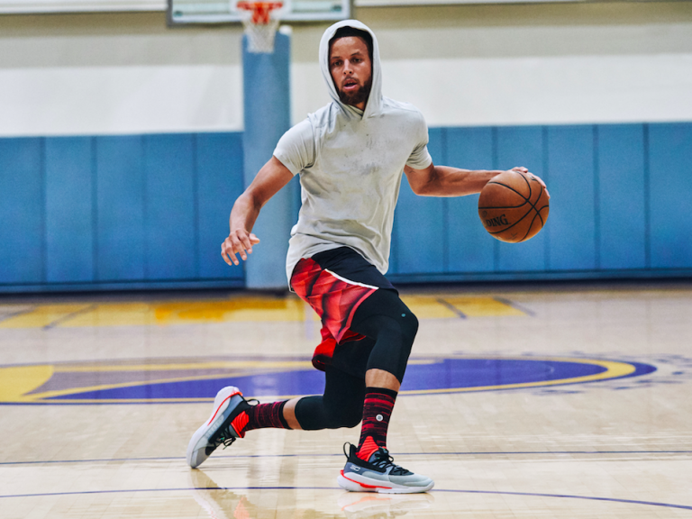 antepasado alcanzar Morbosidad 🏅 STEPHEN CURRY estrena en la NBA las UNDER ARMOUR CURRY 7  zapatillasysneakers.com