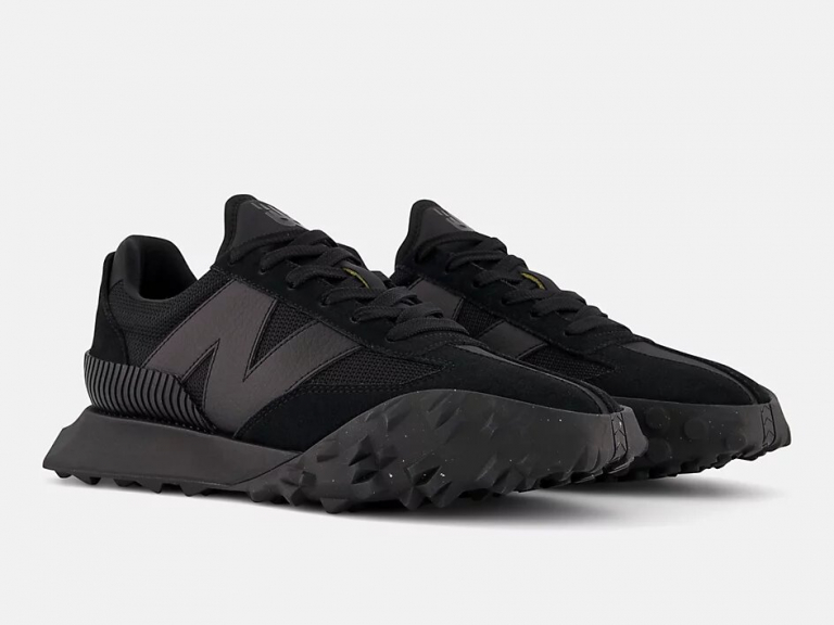 New Balance XC72 Triple Black 2022 color negro