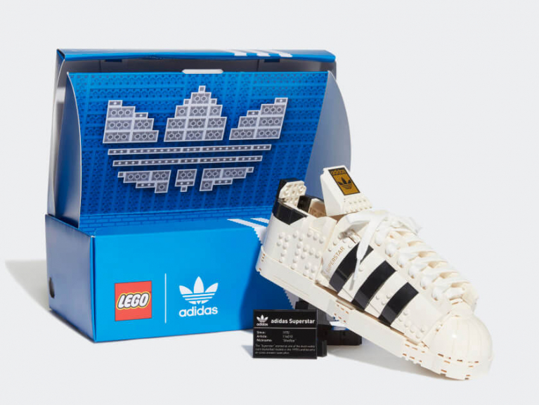 zapatillas Adidas Superstar x LEGO®