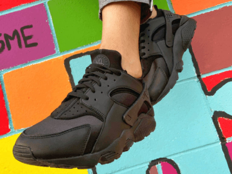 NIKE AIR HUARACHE